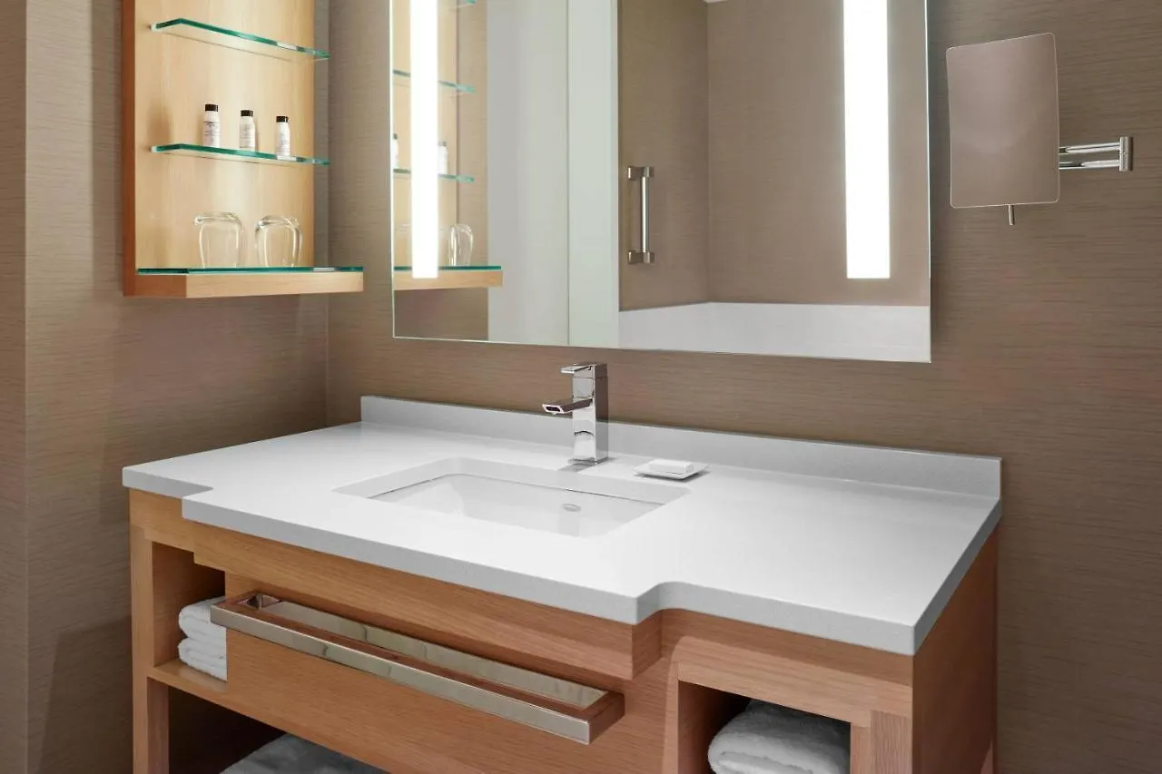 Delta Hotels By Marriott Toronto 4*,  Canada
