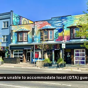 The Only Backpacker's (adults Only) ** Toronto